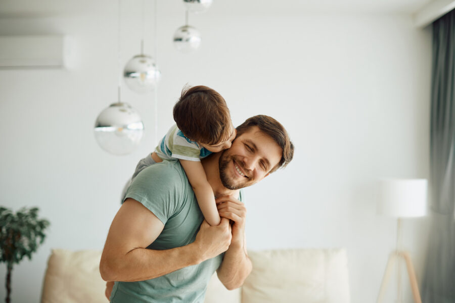 What Is the Difference Between Temporary Custody by an Extended Family Member and Legal Guardianship?